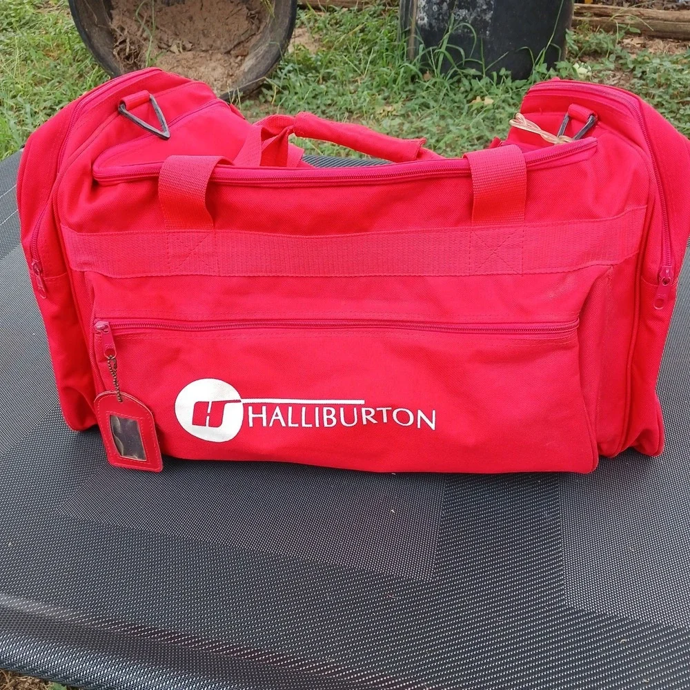 VTG Halliburton Energy Company Duffel Bag Red Canvas Logo ID Tag 3 Zip pockets